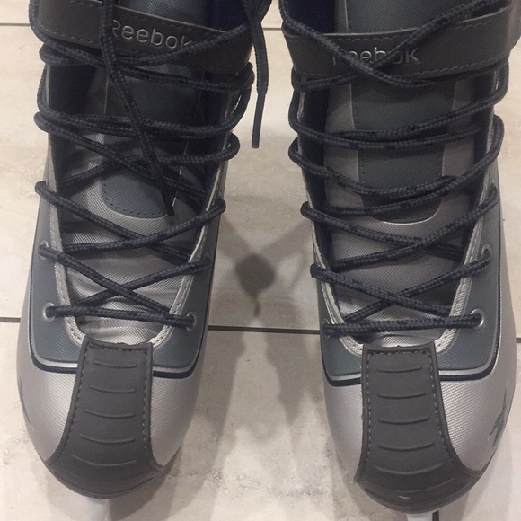 Reebok ice skates size 10 - Picture 4 of 7